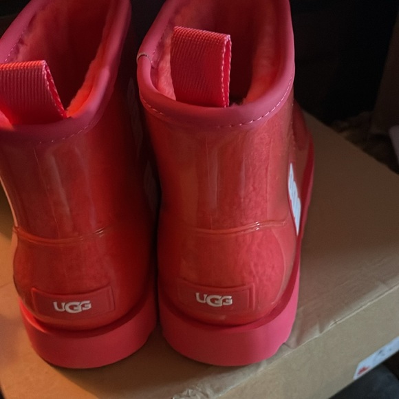 UGG waterproof boots - Picture 2 of 2